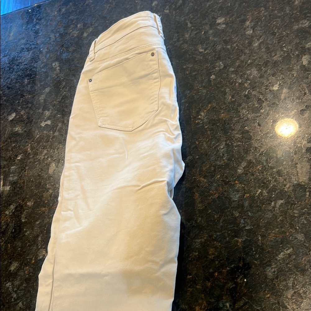 Off White High-Waisted Jeans - Picture 4 of 5
